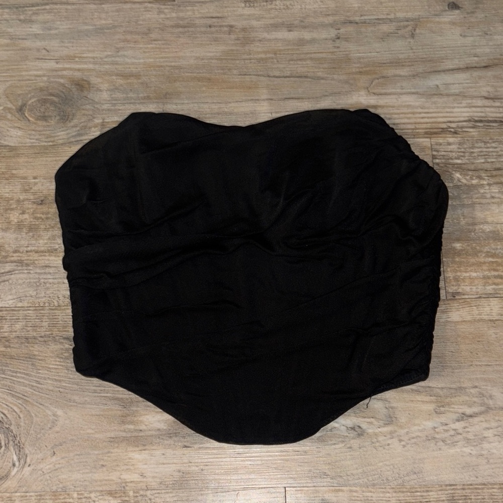 Chic Black Zip-Up Bustier